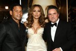 Jennifer-Lopez-sexy-cleavage-1197211.jpg