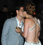 Jennifer-Lopez-dressed-1398397.jpg