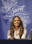 Jennifer-Lopez-dressed-764426.jpg