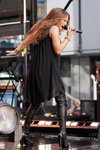 Jennifer-Lopez-dressed-801903.jpg