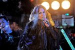 Jennifer-Lopez-dressed-1547566.jpg