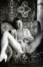 1649966950_2-chohanpohan-com-p-porno-golikh-sovetskikh-zhenshchin-v-epokh-5.jpg
