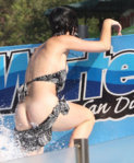 katy_oerry_surfing_3.jpg